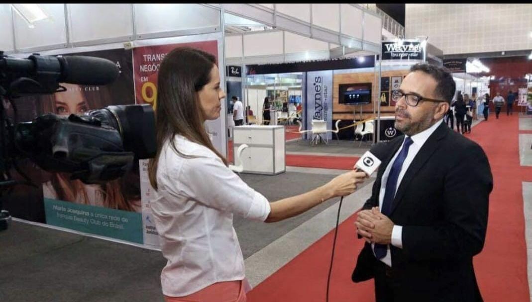 Neander Souza em entrevista para a imprensa em feira de franquias
